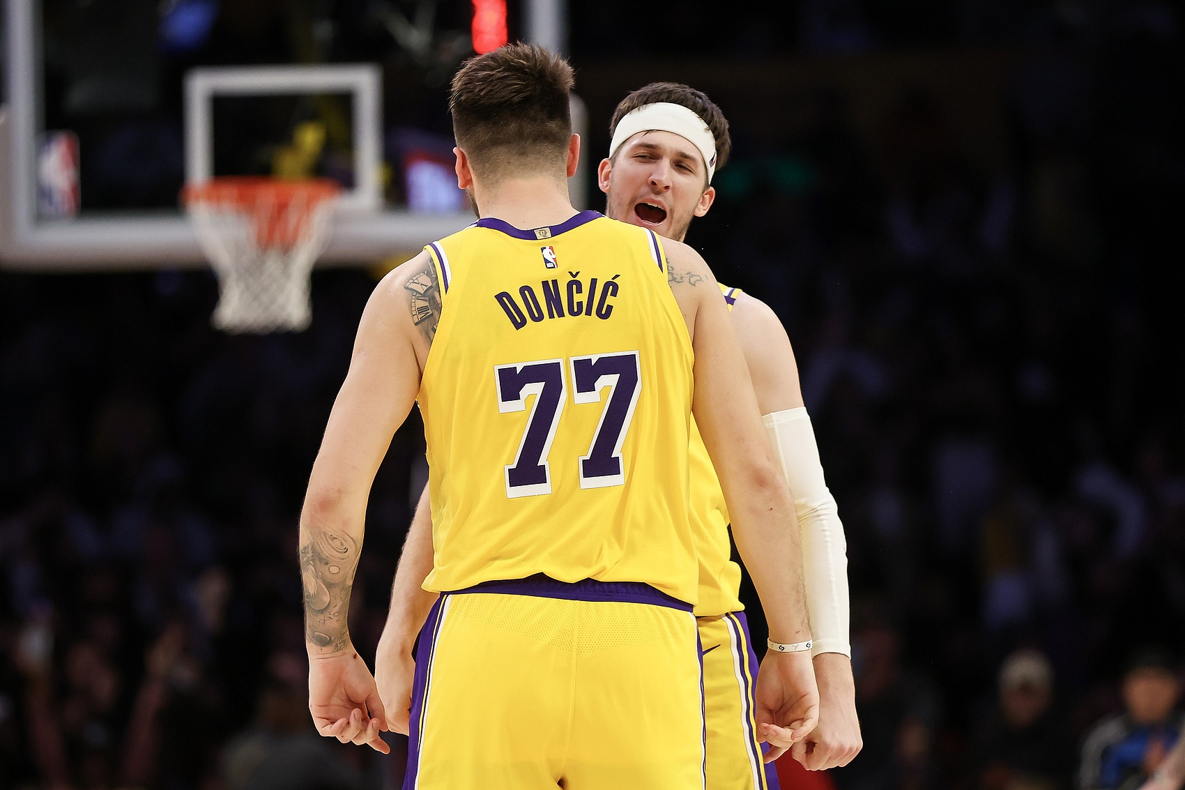 里夫斯单场至少50分11板9助 过去40年第四人&比肩东契奇威少哈登