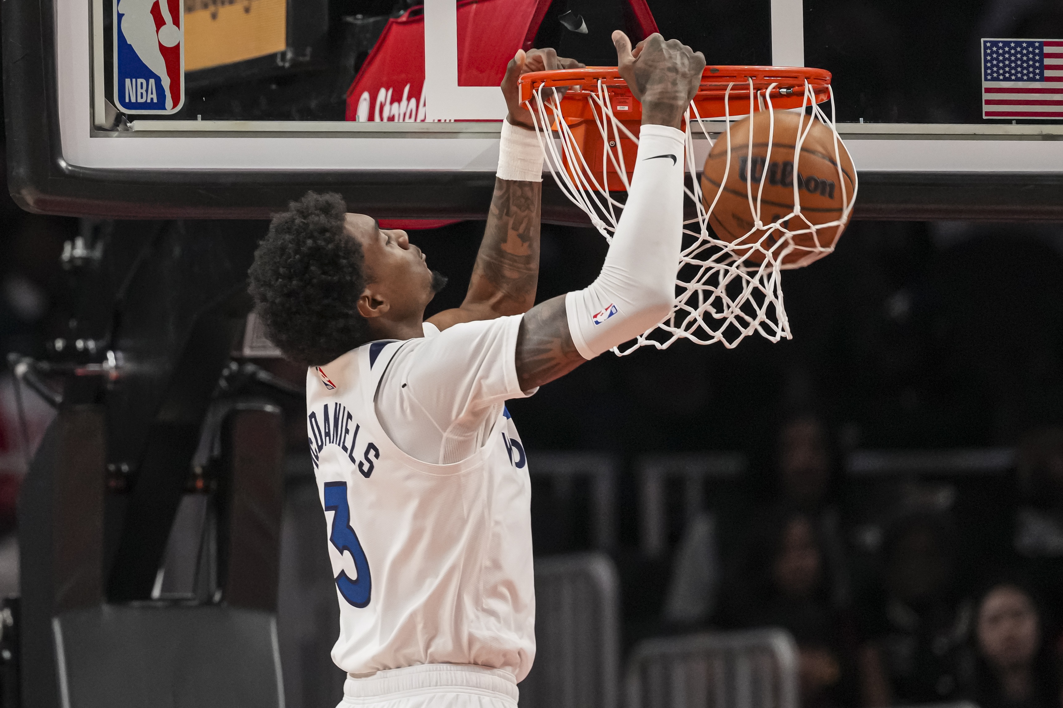 麦丹谈扣篮增多:就是顺手扣的 相比扣篮我其实更愿意上篮