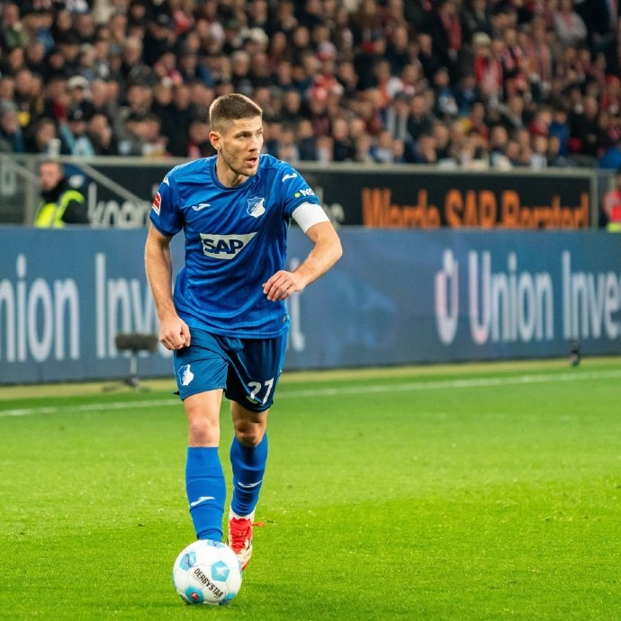 克拉马里奇德甲进球134个，升至德甲外籍射手榜的第三位