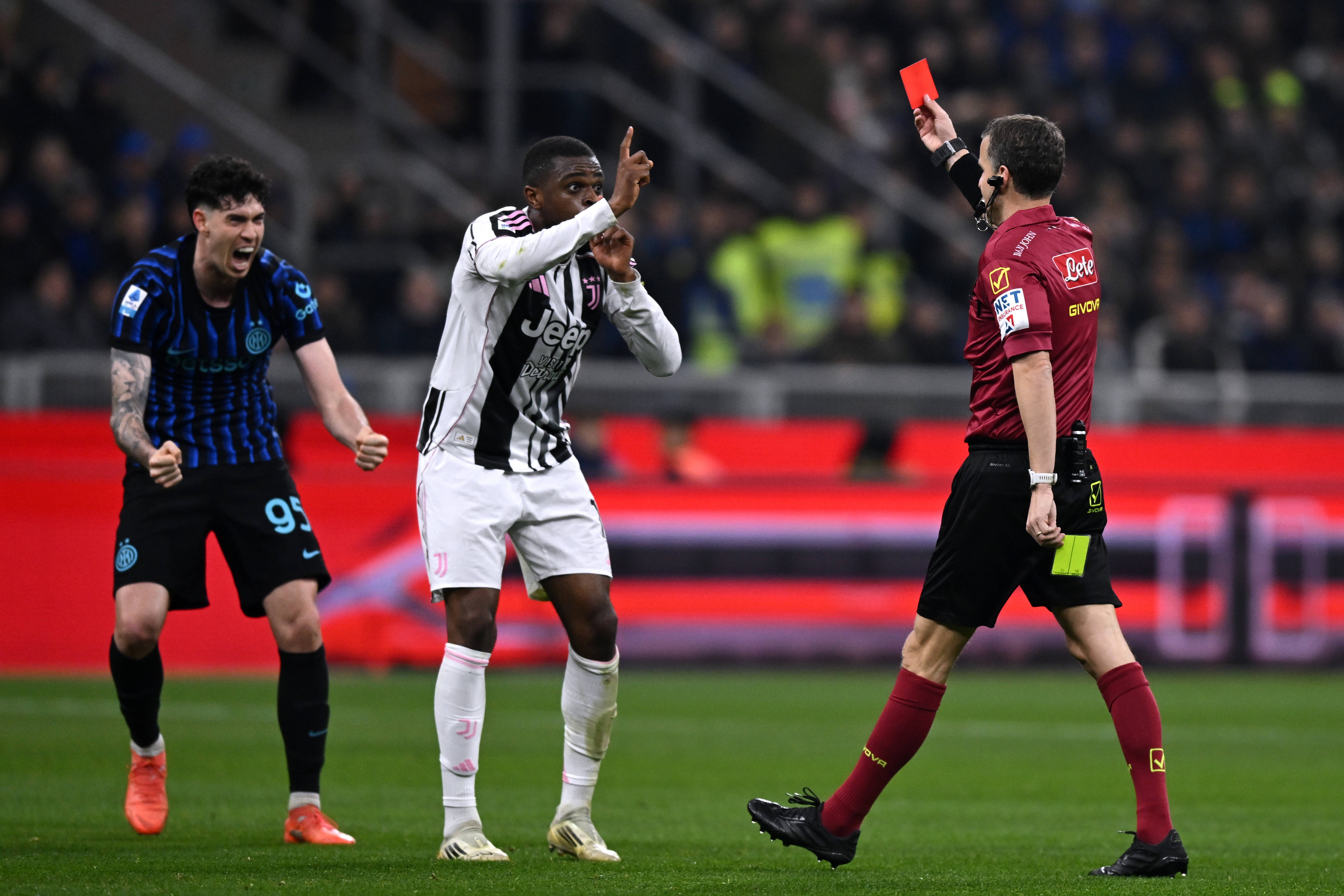 罗体:警方建议国米vs尤文的主裁拉佩纳及其家人暂时不要出门